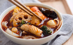 知名麻辣燙出現(xiàn)食品安全問題，如何保障吃的安全？